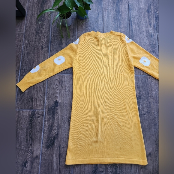 Vintage 90's Outlander knit sweater dress in golden yellow and white spots - Picture 6 of 9